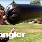 【実験】黒いポリ袋に空気を入れて太陽光で温めるだけで巨大な気球が作れる！